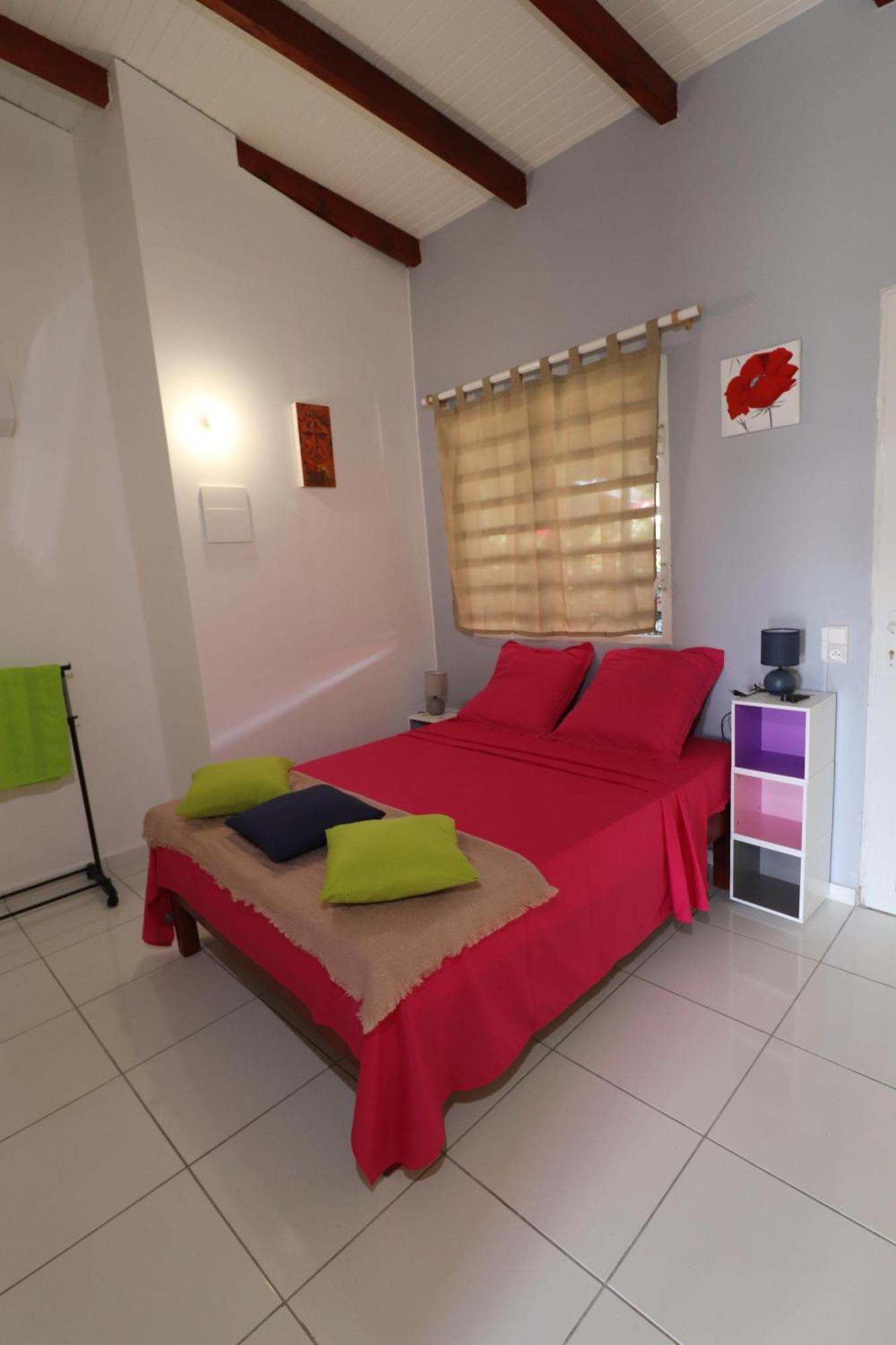 Les Gites De L'Union Les Abymes Room photo