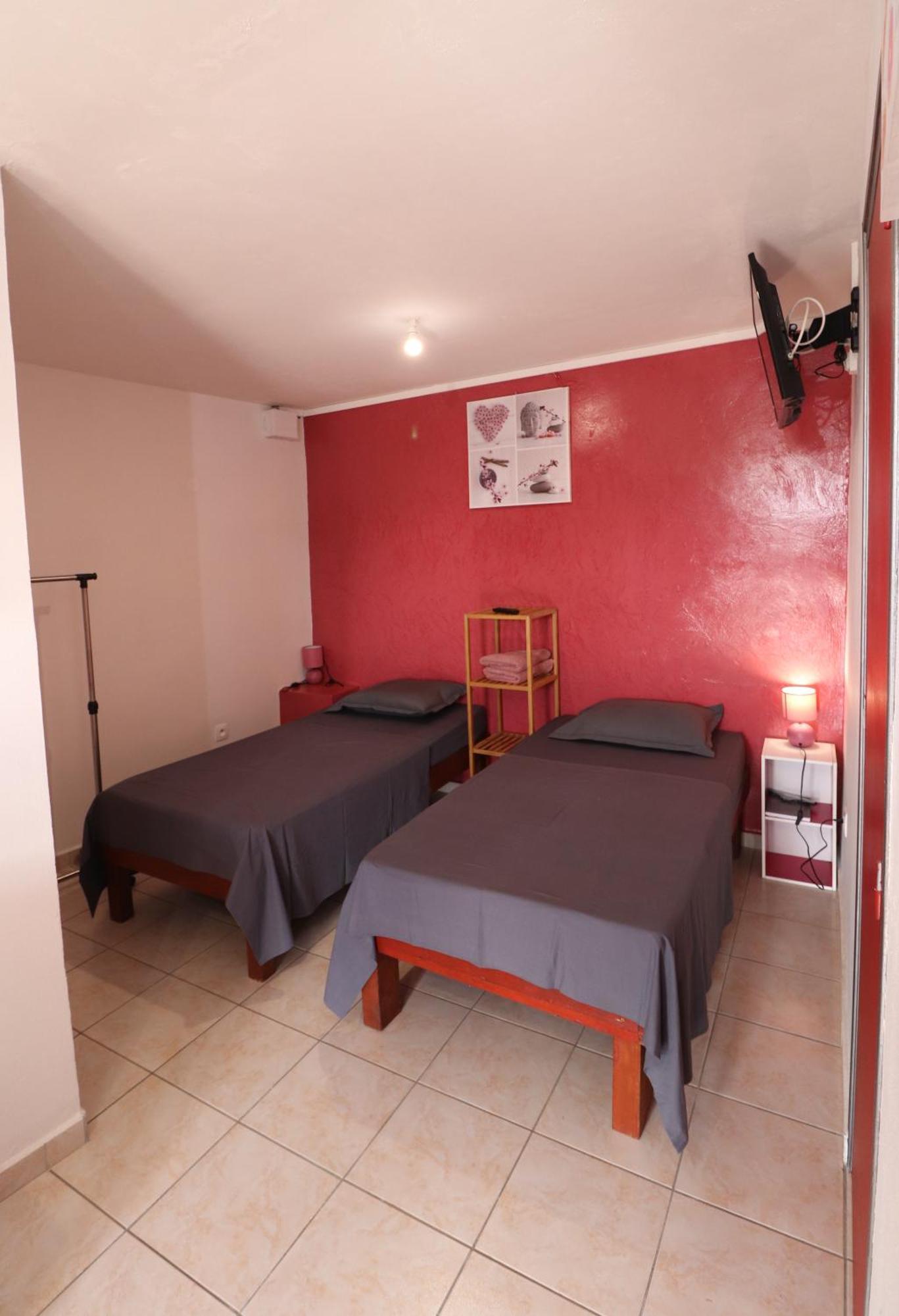 Les Gites De L'Union Les Abymes Room photo