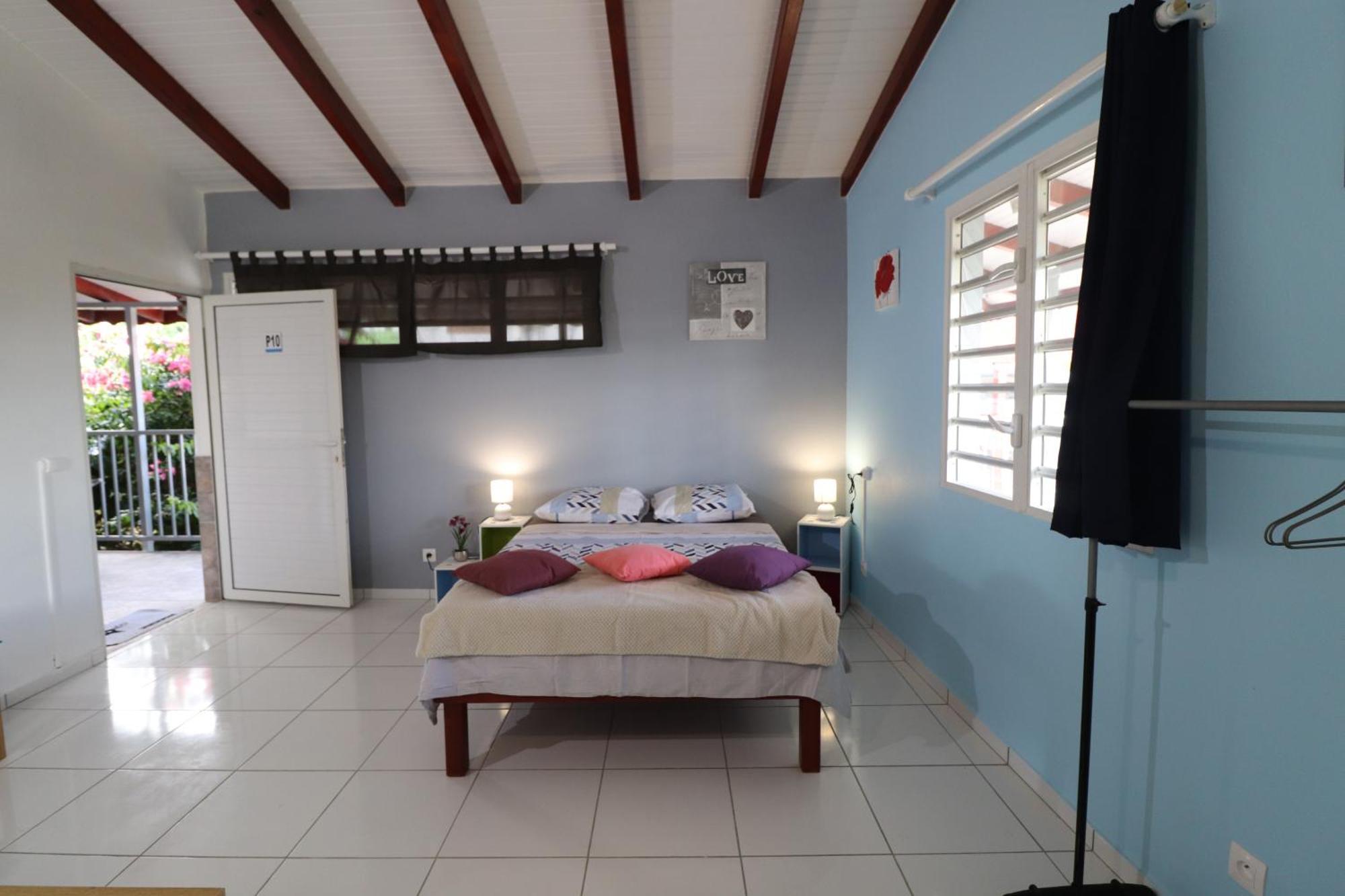 Les Gites De L'Union Les Abymes Room photo