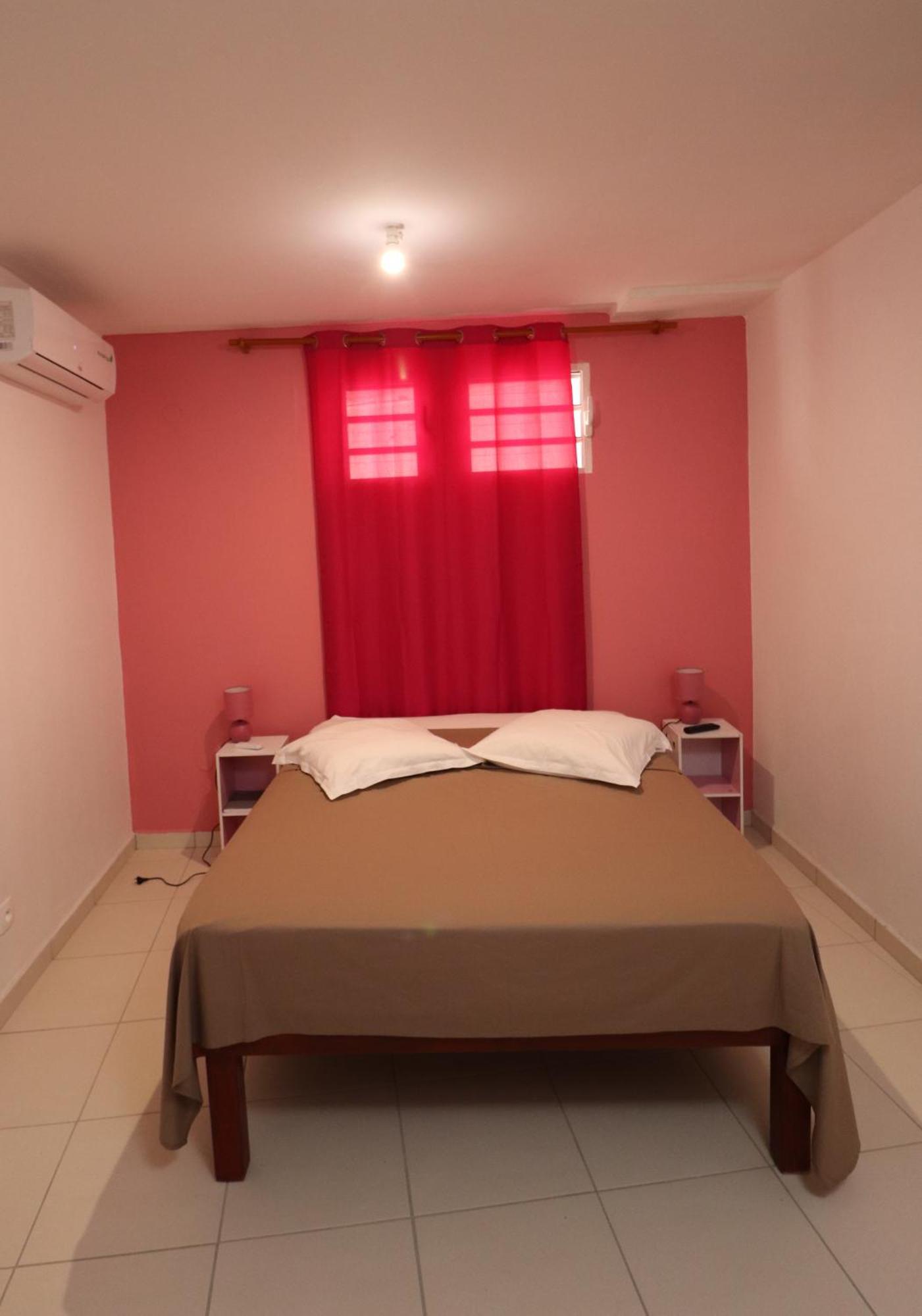 Les Gites De L'Union Les Abymes Room photo